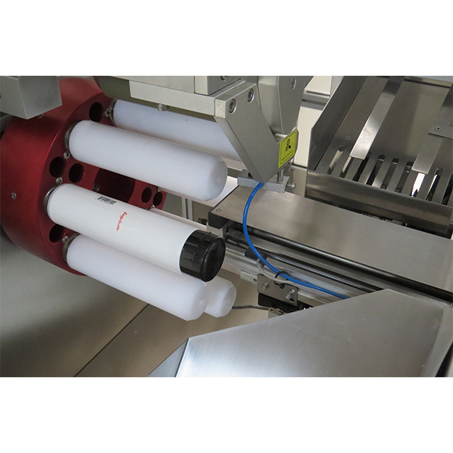 ZHTB60 Small Inertia Servo Motor Tube Labeling Machine